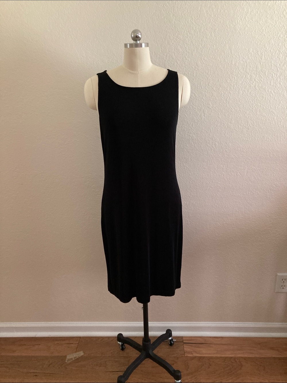 Chico's Travelers Black Sleeveless Knee Length Dress
